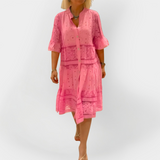 Adéla Elegantní Krajkové Šaty Tříčtvrteční Knoflíky